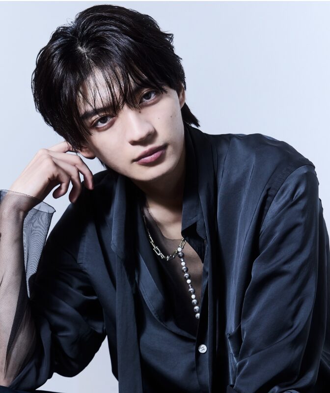 杢代和人のブラックコーデ