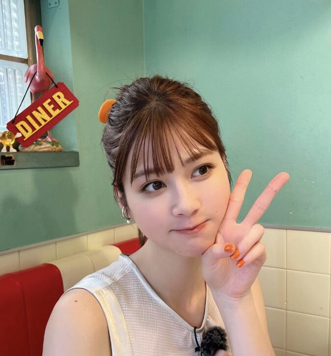 生見愛瑠のおちゃめな表情