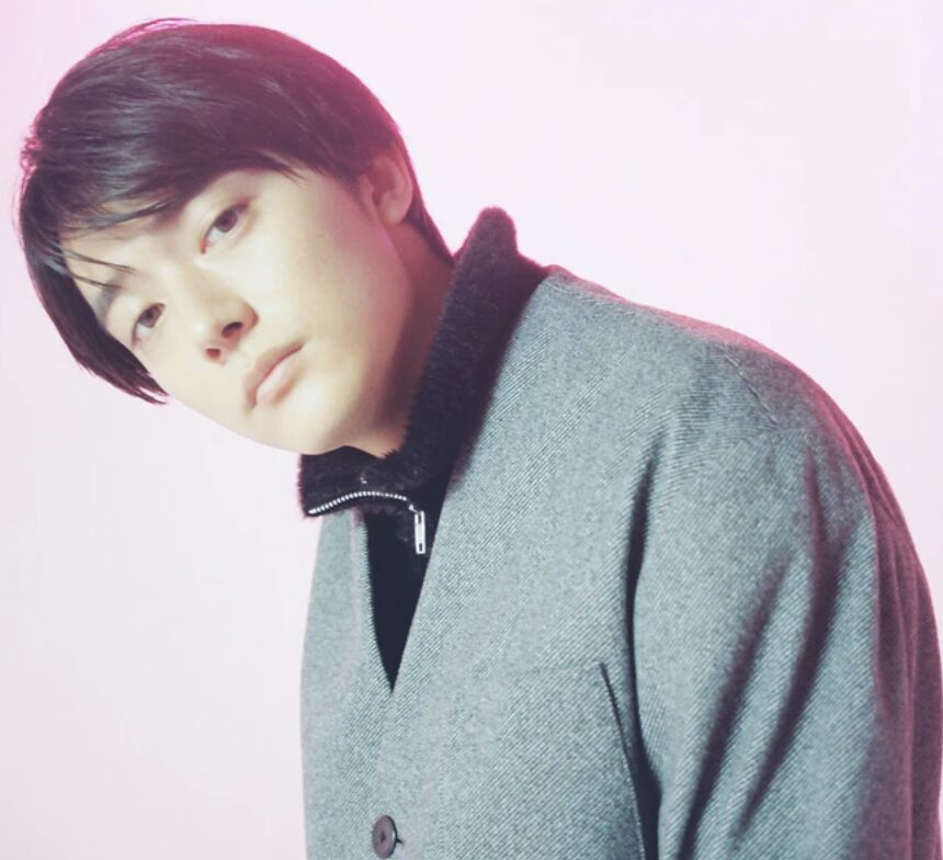 櫻井海音のクールな表情