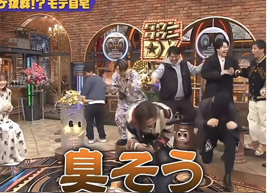 爆笑する出演者の様子