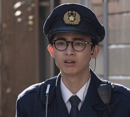 豊田裕大の警官姿