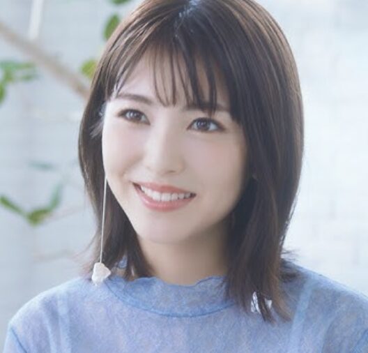 浜辺美波の爽やかな笑顔