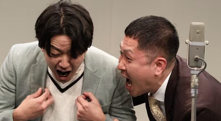 ドンデコルテのネタ中の様子