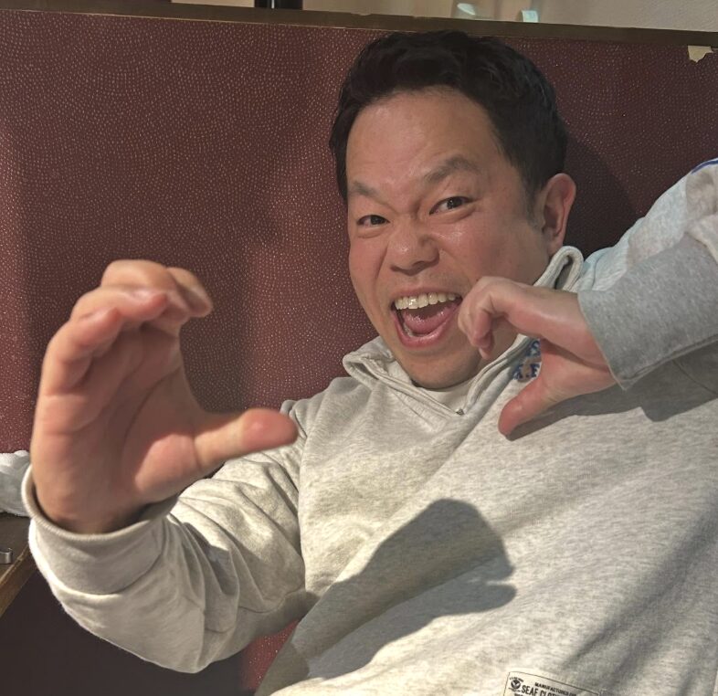 ダイアン津田の決めポーズ姿