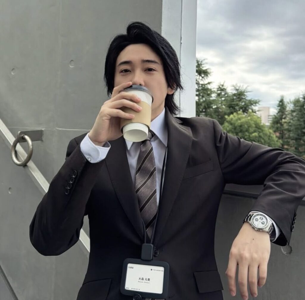 大森元貴のスーツ姿