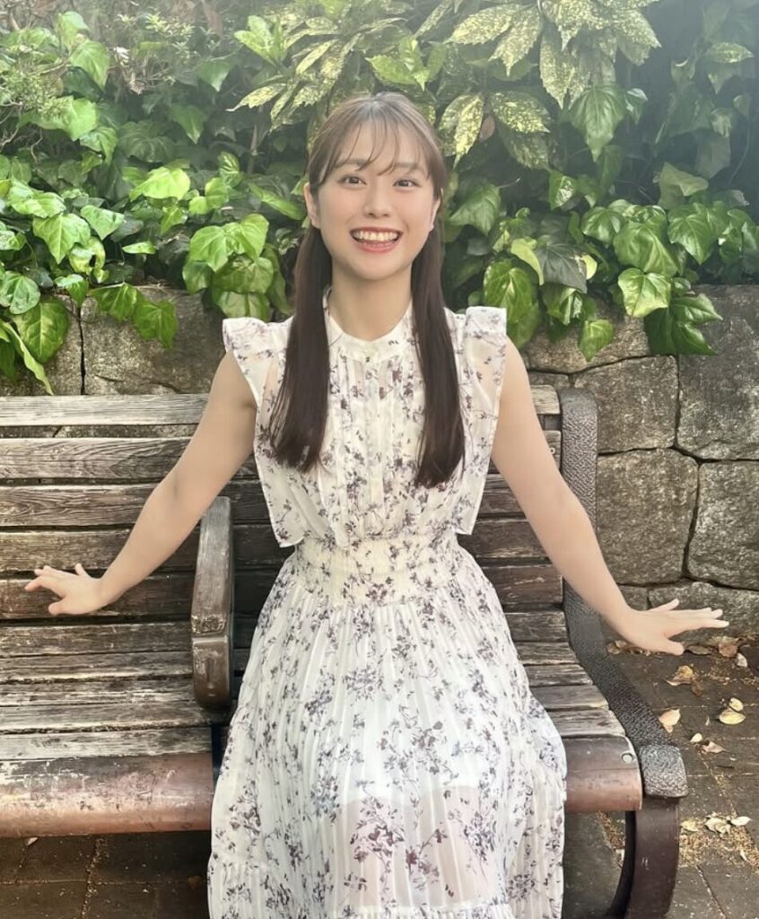 森山未唯の爽やかワンピース姿