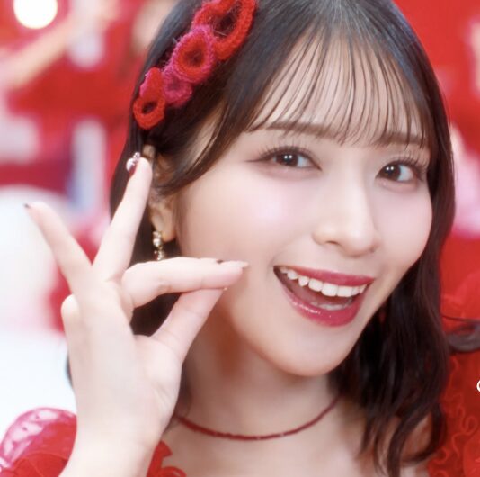 佐々木舞香の斜めの写真