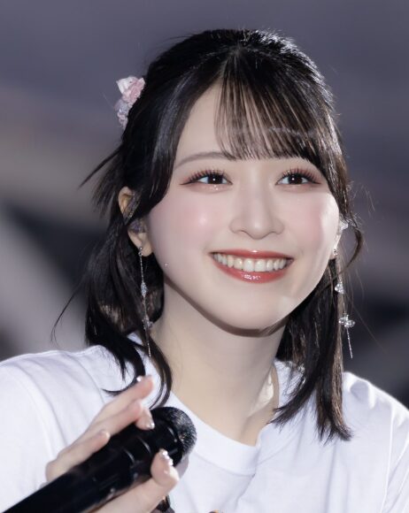 佐々木舞香の正面から見た写真