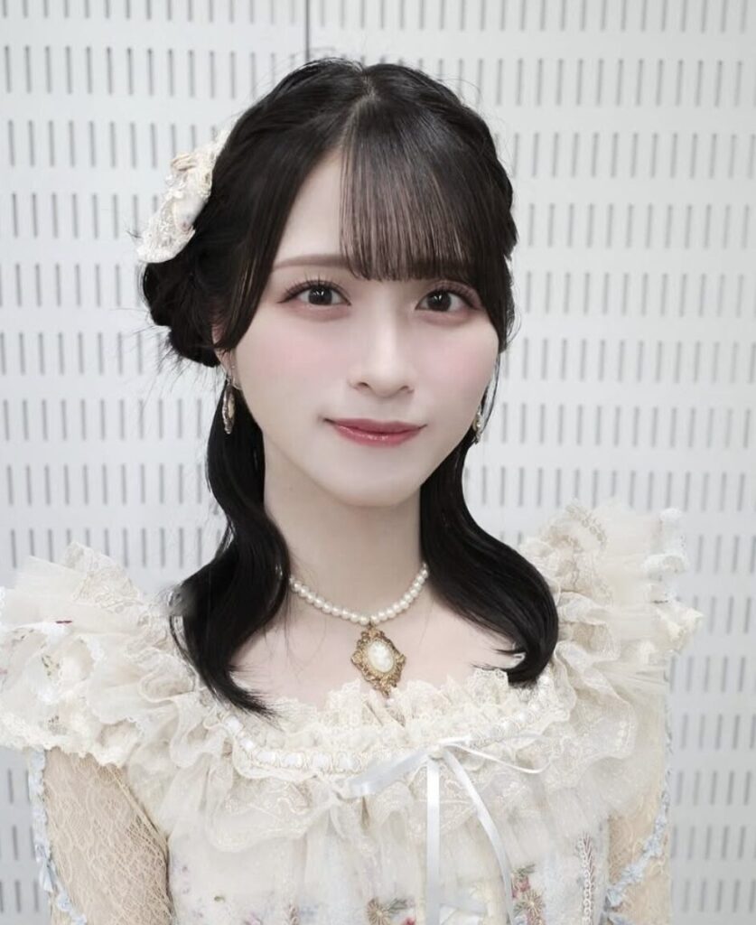 佐々木舞香の微笑んでいる画像