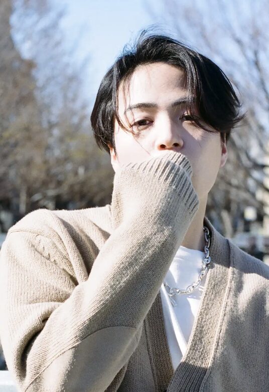 菊池風磨のラフな表情