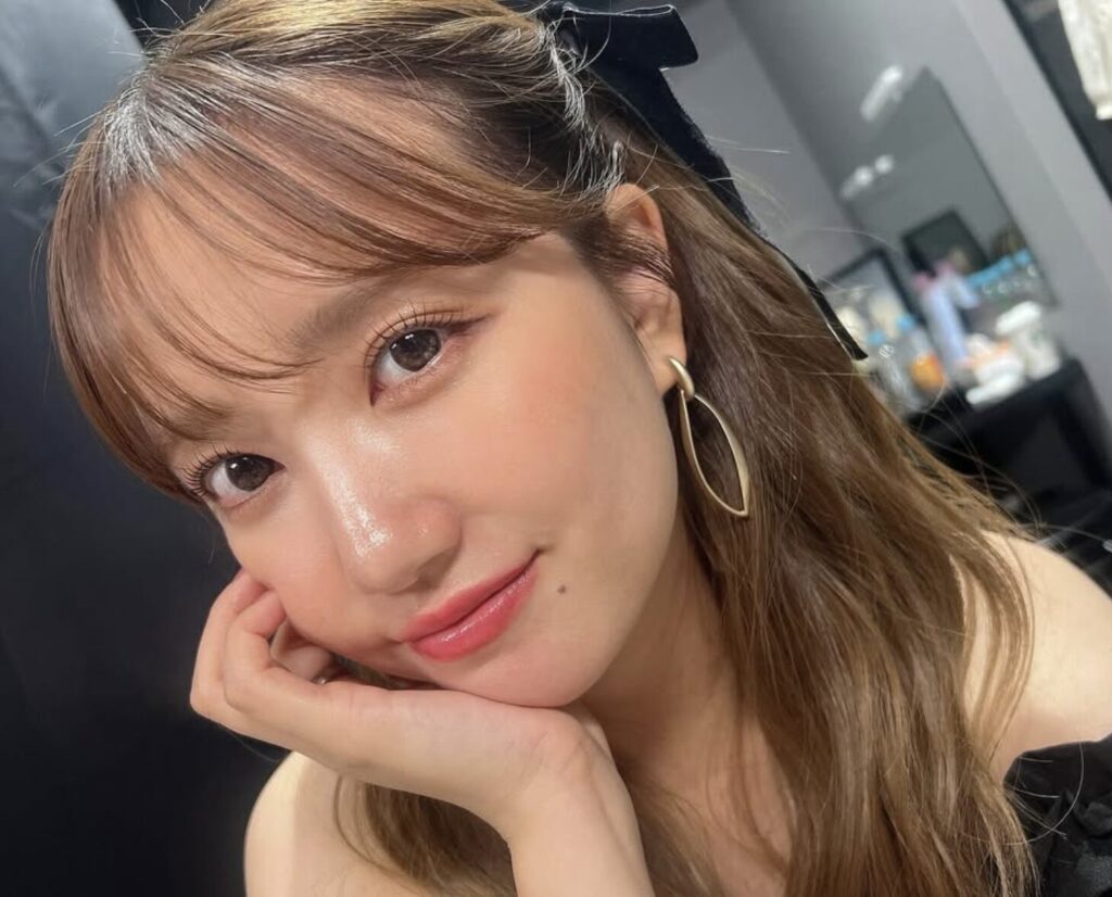 加藤玲奈の決め顔