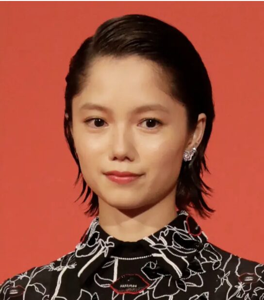 宮﨑あおいのクールな表情