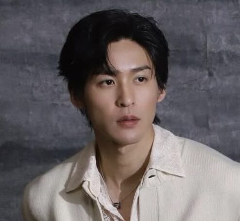 目黒蓮の凛々しい表情