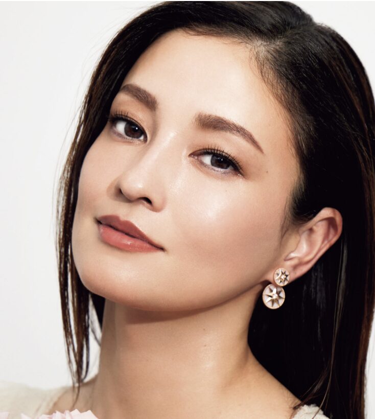 黒木メイサのクールな笑顔の表情