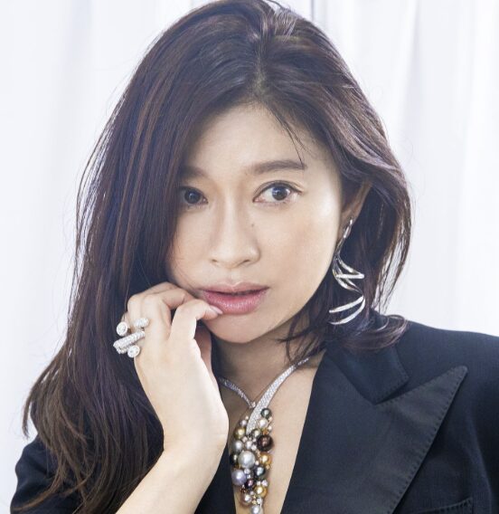 篠原涼子の決め顔