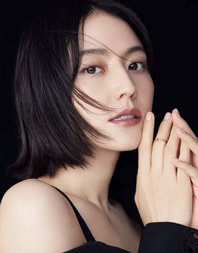 長澤まさみのクールな表情