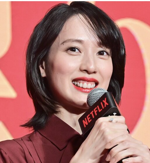 戸田恵梨香のインタビュー中の笑顔