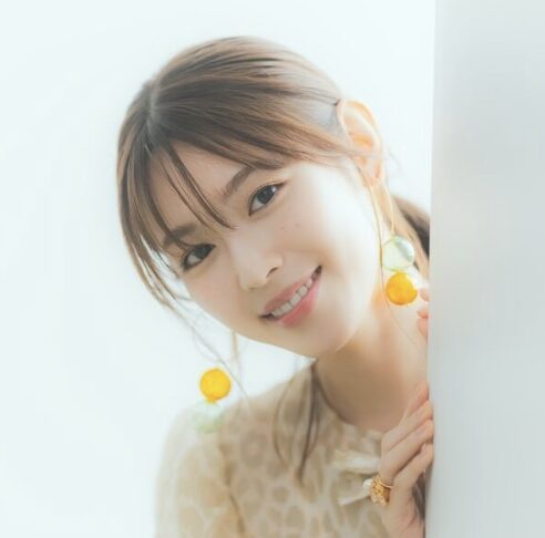 白石聖のにこやかな表情