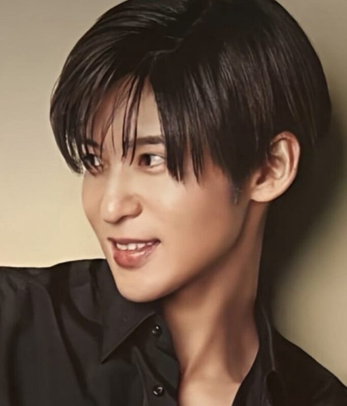 目黒蓮の整った横顔