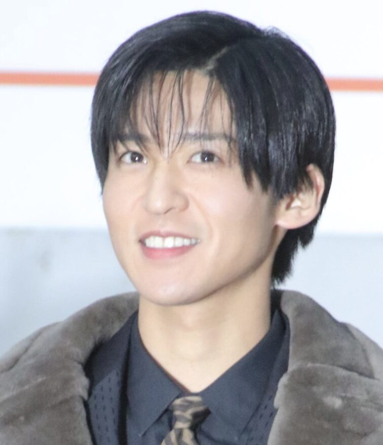 目黒蓮の爽やかな笑顔