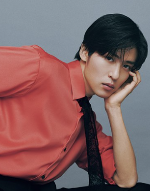 目黒蓮の決め顔