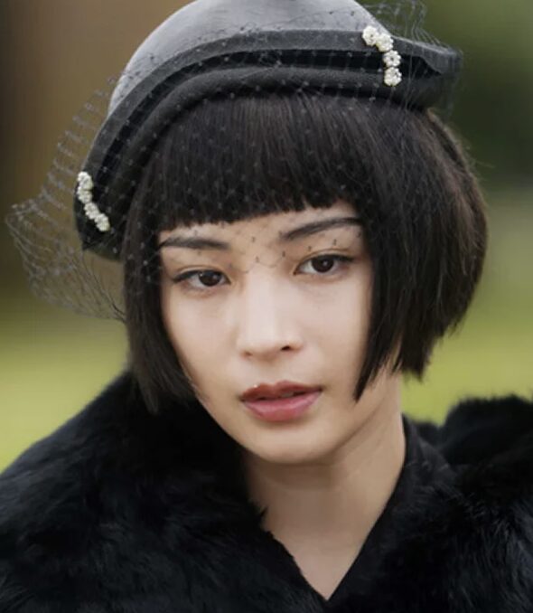 広瀬すずのクールな表情