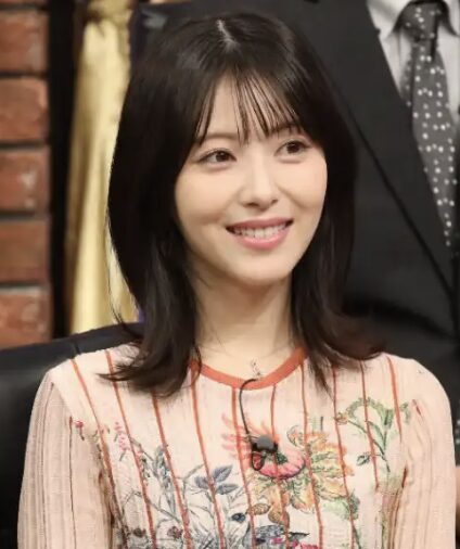浜辺美波の爽やかな笑顔