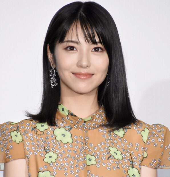 浜辺美波の穏やかな笑顔