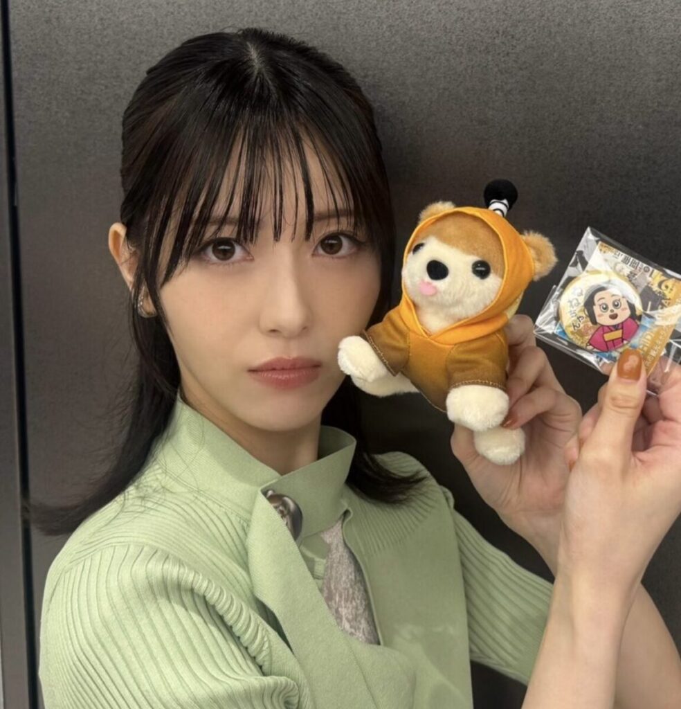 浜辺美波の真顔