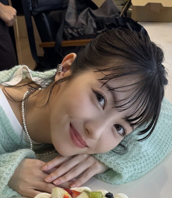 浜辺美波の爽やかな笑顔