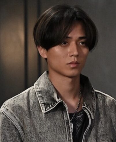 永瀬廉の落ち着いた表情