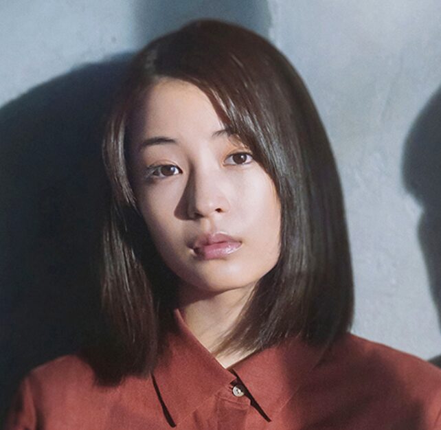 広瀬すずのアンニュイな表情