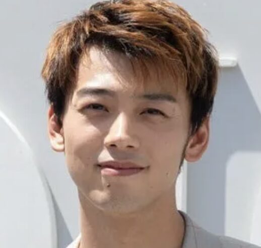 竹内涼真の眩しい表情