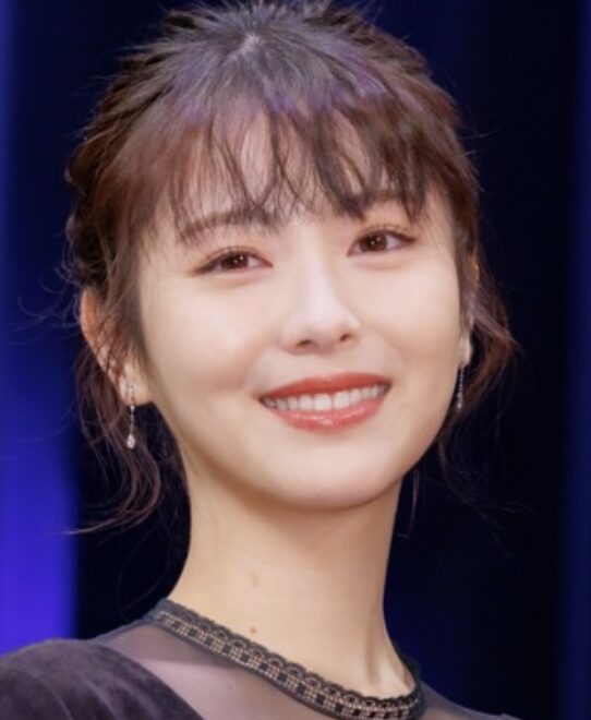 浜辺美波の爽やかな笑顔