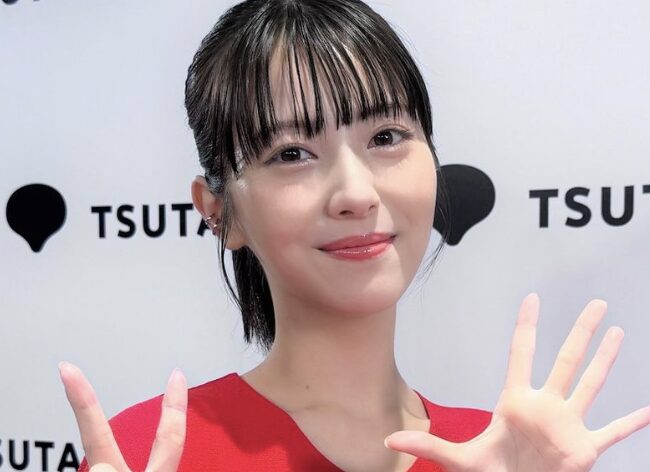 浜辺美波の笑顔
