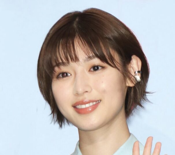 白石聖の穏やかな表情