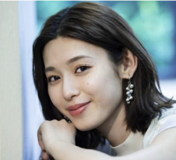 白石聖のにこやかな表情