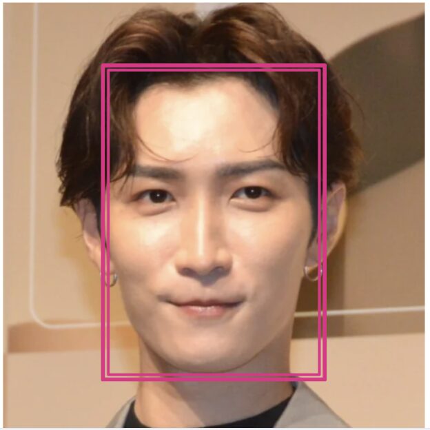 渡辺翔太さんの顔の形を表現している画像