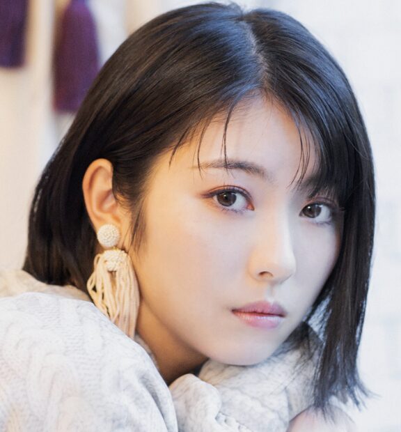 浜辺美波の整った表情