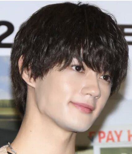 佐野勇斗のスッキリとした表情