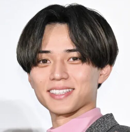 永瀬廉の涙袋が際立つ写真