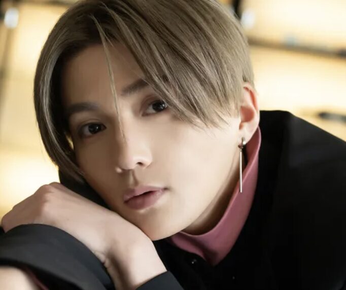 八木勇征のアンニュイな表情