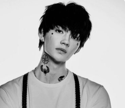 佐野勇斗のモードな画像