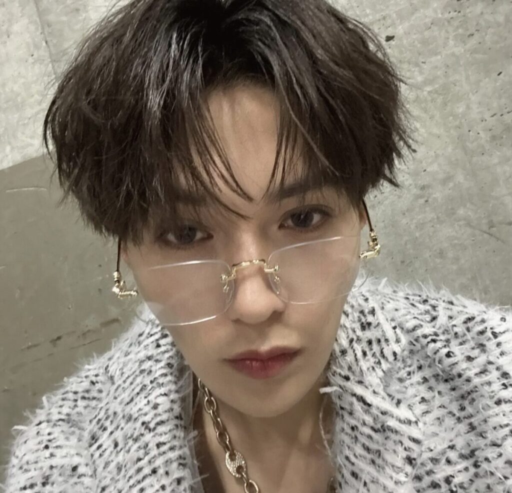 八木勇征のメガネ姿