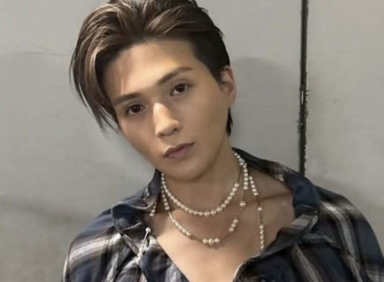 八木勇征のクールな表情