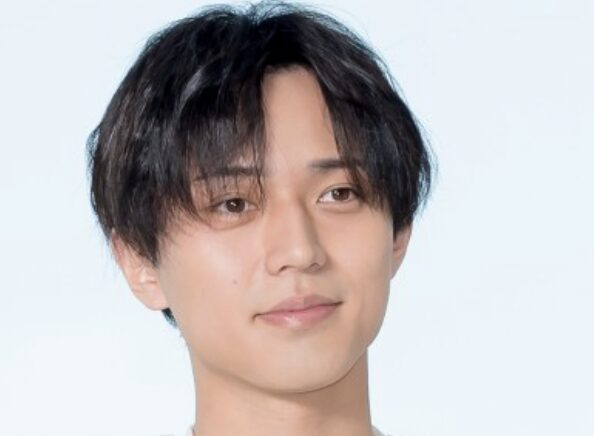 永瀬廉の穏やかな表情