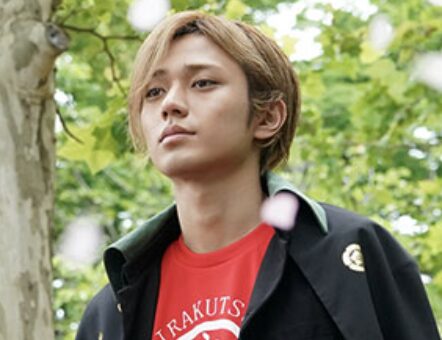 永瀬廉のクールな表情