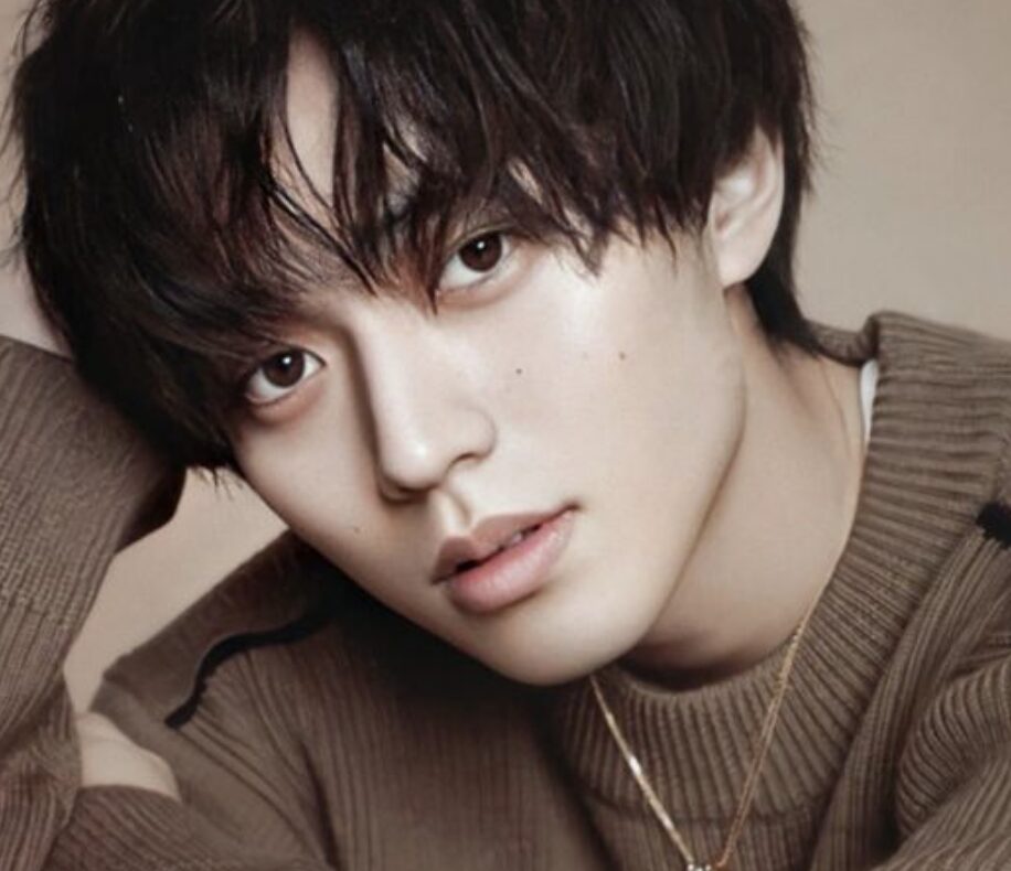 永瀬廉の決め顔