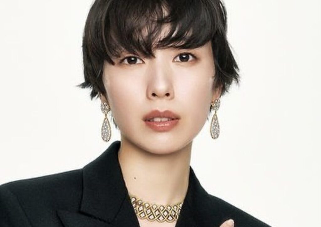 戸田恵梨香のクールな決め顔