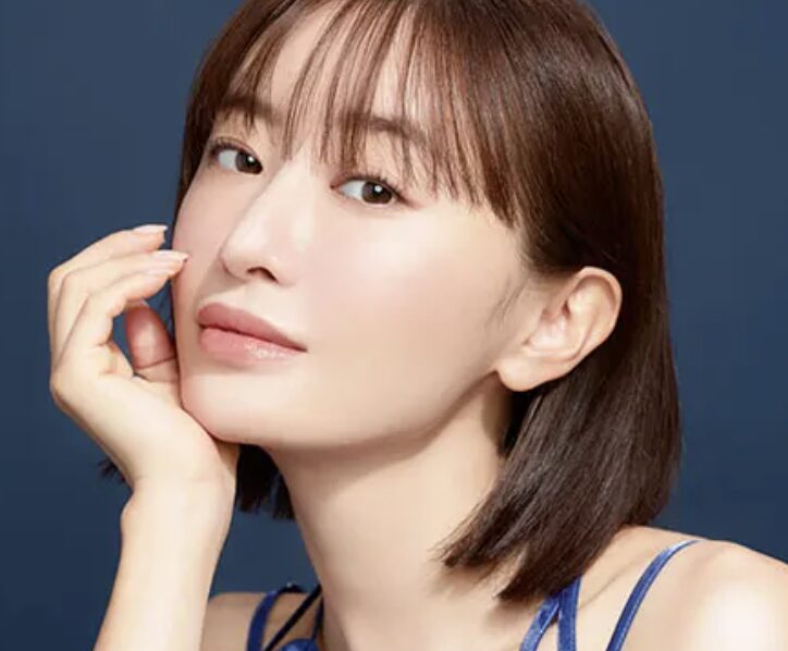 松本まりかのクールな表情